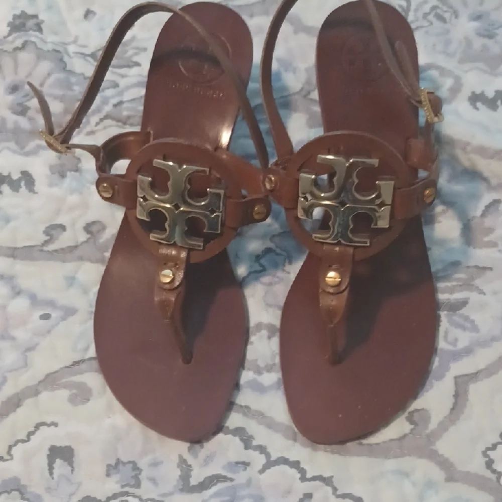 Tory Burch Brown Leather Logo Thong Sandals with Gold Medallions